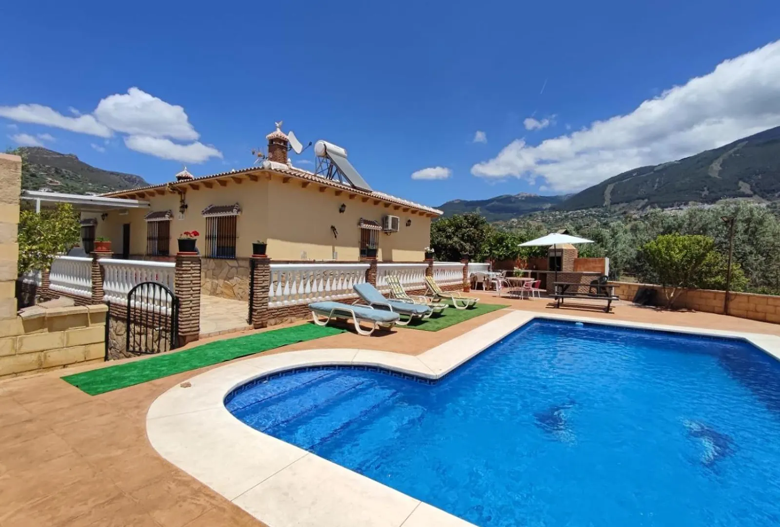 Los Olivos Malaga 0*,