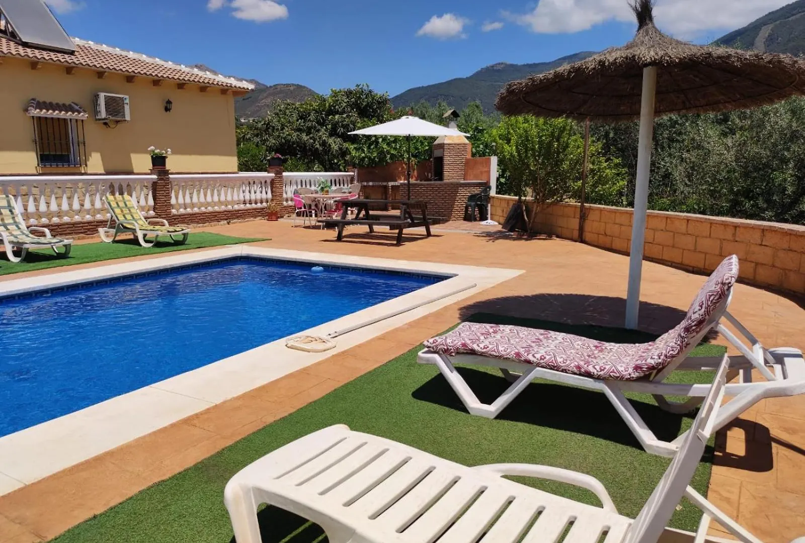 Los Olivos Malaga 0*,